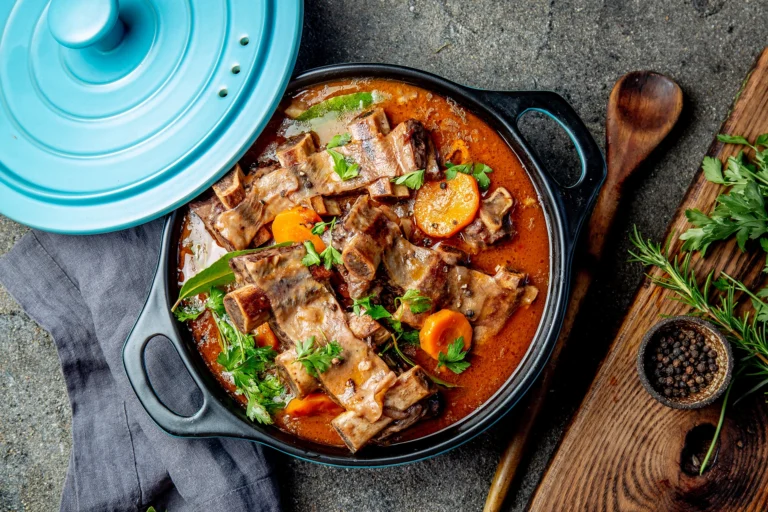 Plat mijoté de grand-mÚre en cocotte